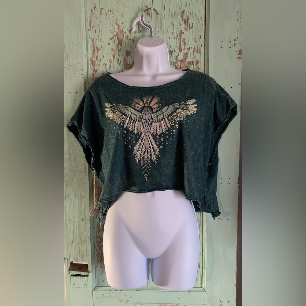 Women’s Shyanne Southwestern Eagle Cropped Graphic Tee. Dark Teal. Size L. NWT